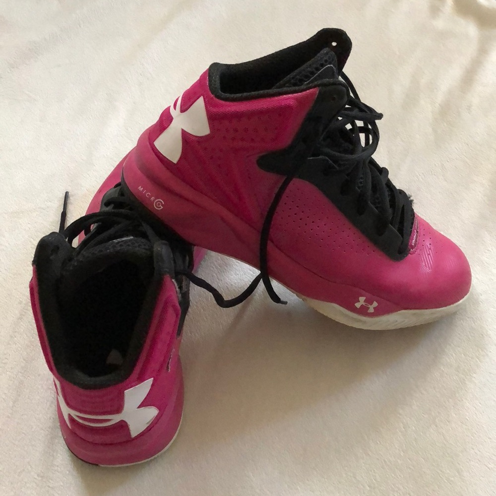 Under amour women’s sneakers